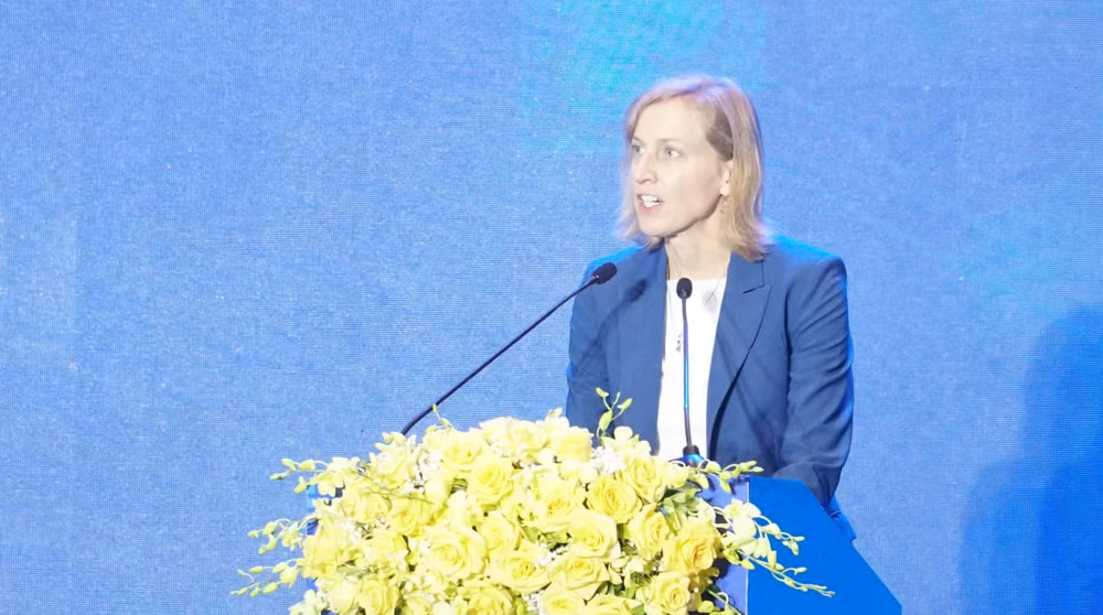 Bà Susan M.Burns, Tổng Lãnh sự Hoa Kỳ tại Thành phố Hồ Chí Minh: Đà Nẵng có nhiều tiềm năng, lợi thế để phát triển ngành vi mạch bán dẫn. Bà Susan M.Burns, Tổng Lãnh sự Hoa Kỳ tại Thành phố Hồ Chí Minh: Đà Nẵng có nhiều tiềm năng, lợi thế để phát triển ngành vi mạch bán dẫn.