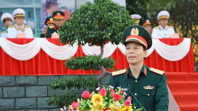 Trung tướng Nguyễn Trọng Bình, Phó Tổng Tham mưu trưởng Quân đội nhân dân Việt Nam phát biểu chỉ đạo hội thi, hội thao.