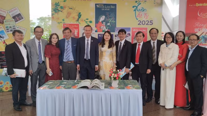 Gian báo Xuân của Hội Nhà báo Thành phố Đà Nẵng.