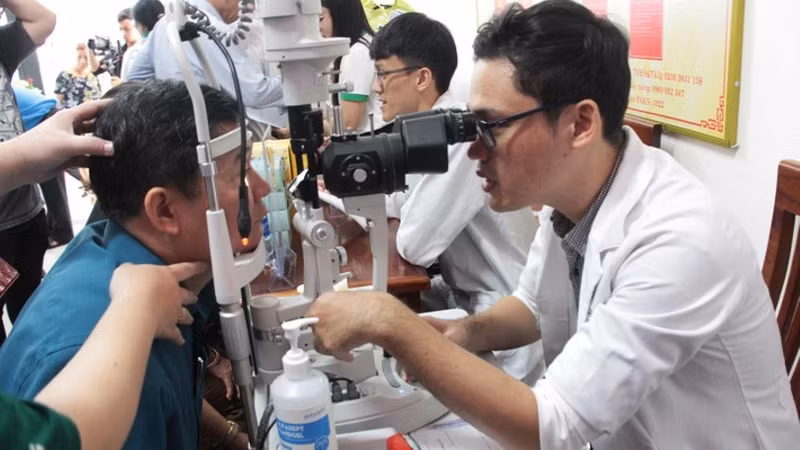 Y bác sỹ Bệnh viện 199 khám, điều trị bệnh miễn phí cho người dân Đà Nẵng
