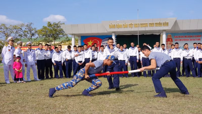 Thi đẩy gậy. Thi đẩy gậy.