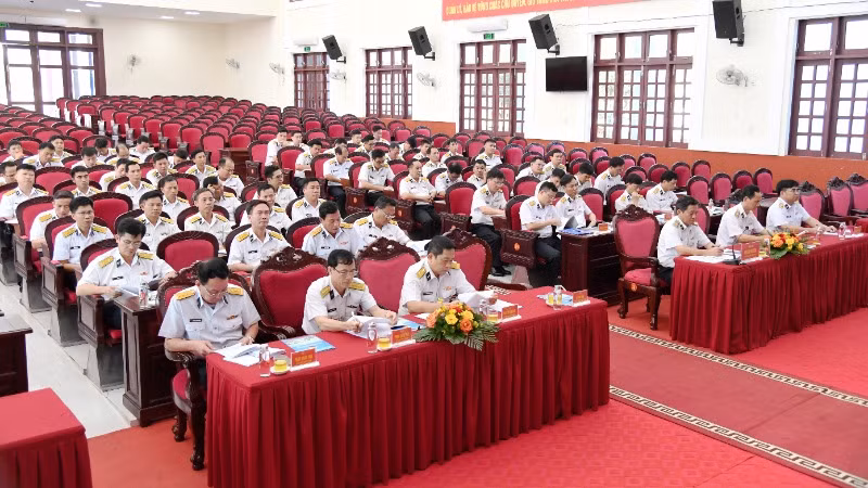 Hội nghị tổng kết công tác chống khai thác hải sản bất hợp pháp của Quân chủng Hải quân.