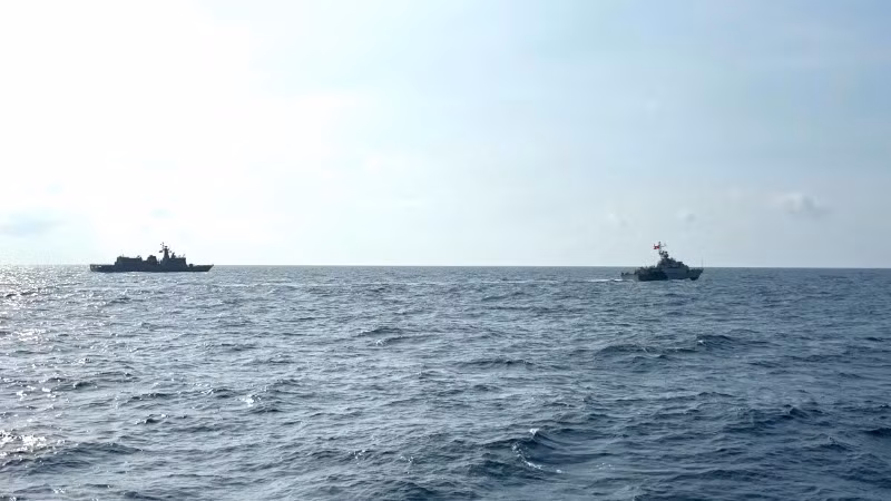 Hải quân Vùng 5 và Hải quân Hoàng gia Thái Lan tuần tra chung trên biển. Hải quân Vùng 5 và Hải quân Hoàng gia Thái Lan tuần tra chung trên biển.