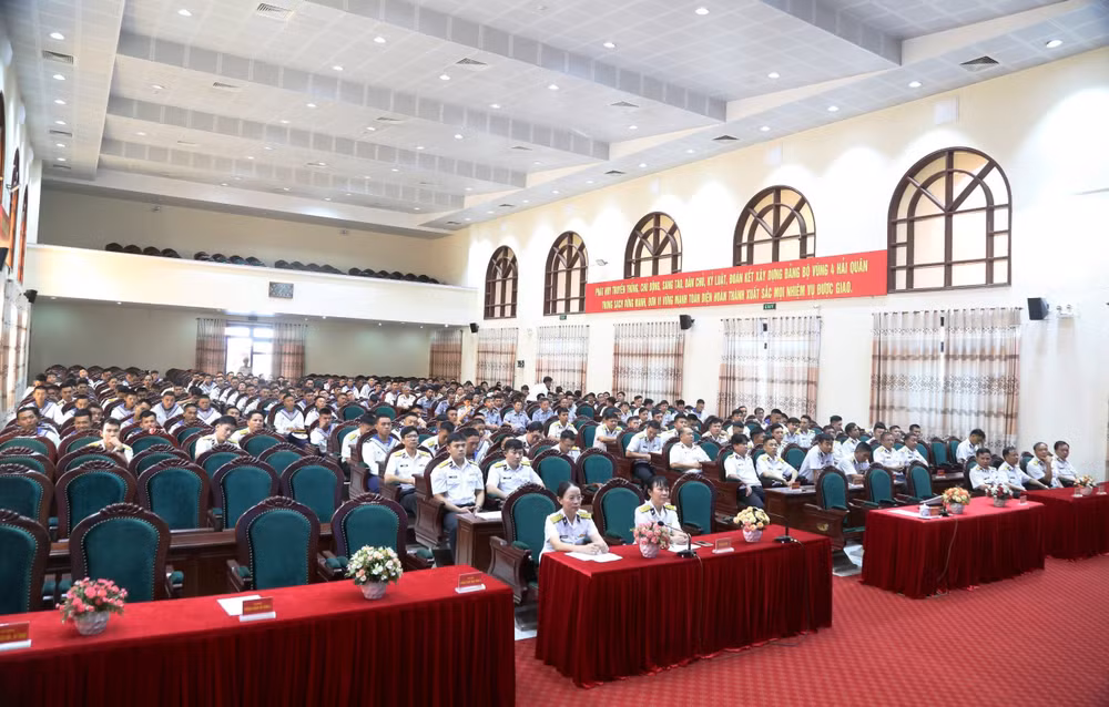 Hội thi Olympic tiếng Anh của Vùng 4 Hải quân.