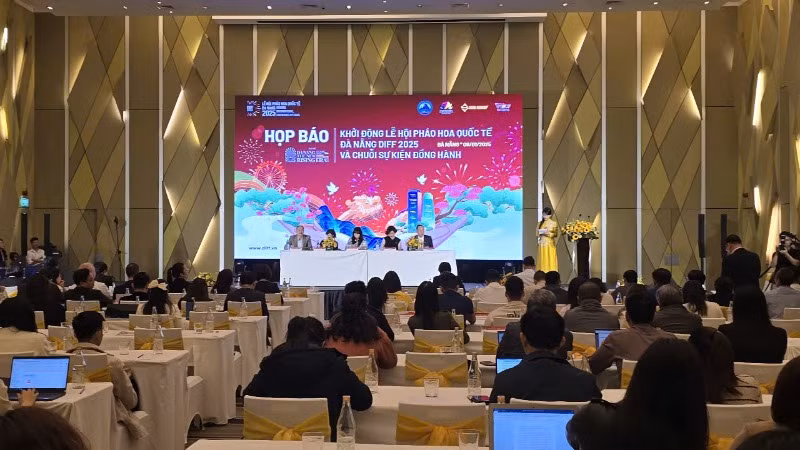 Quang cảnh họp báo khởi động lễ hội pháo hoa Quốc tế Đà Nẵng 2025.