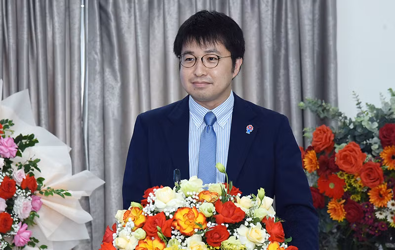 Bí thư thứ nhất Đại sứ quán Nhật Bản tại Việt Nam Ishii Chikahisa phát biểu tại lễ xuất cảnh của các ứng viên. (Ảnh: TRẦN HẢI)