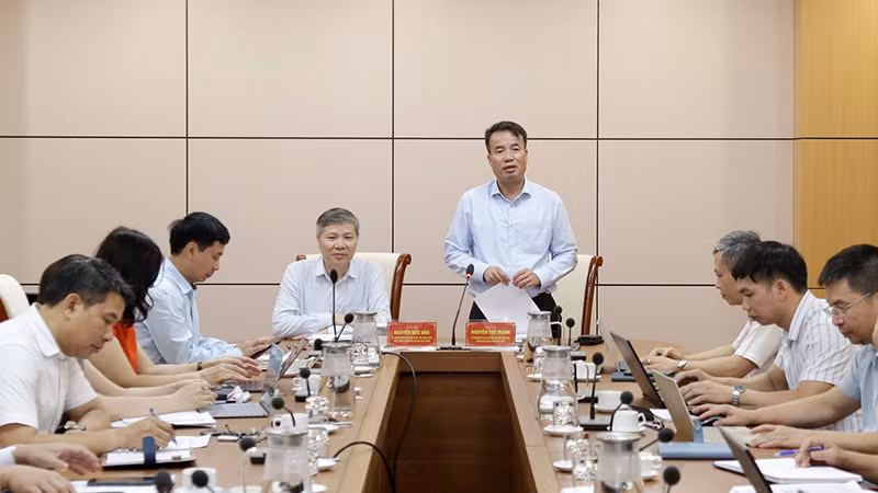 Tổng Giám đốc Bảo hiểm xã hội Việt Nam Nguyễn Thế Mạnh phát biểu tại hội nghị. Tổng Giám đốc Bảo hiểm xã hội Việt Nam Nguyễn Thế Mạnh phát biểu tại hội nghị.