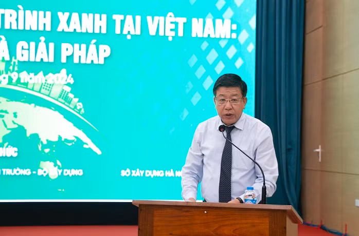 Phó Chủ tịch Ủy ban nhân dân Thành phố Hà Nội chia sẻ thông tin tại diễn đàn.