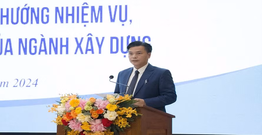 Chánh văn phòng Bộ Xây dựng thông tin tại hội nghị. Chánh văn phòng Bộ Xây dựng thông tin tại hội nghị.