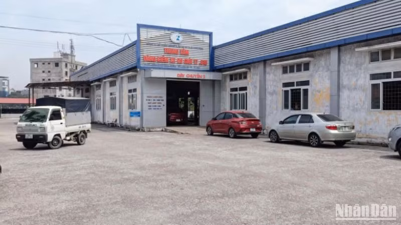 Thưa vắng phương tiện xe cơ giới đến kiểm định tại Trung tâm đăng kiểm xe cơ giới 17.01D tại thành phố Thái Bình. 