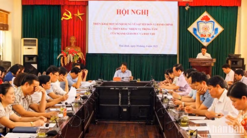 Hơn 100 cán bộ quản lý giáo dục trên địa bàn tỉnh Thái Bình tham dự Hội nghị tuyên truyền, phổ biến về sắp xếp các đơn vị hành chính cấp tỉnh, cấp xã năm 2025.