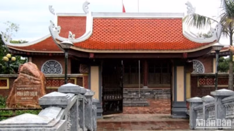 Nhà lưu niệm Chi bộ Thư Vũ tại thôn Hưng Nhượng, xã Vũ Hội, huyện Vũ Thư, tỉnh Thái Bình. Nhà lưu niệm Chi bộ Thư Vũ tại thôn Hưng Nhượng, xã Vũ Hội, huyện Vũ Thư, tỉnh Thái Bình.