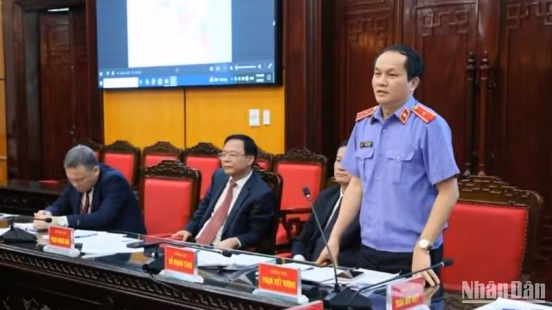 Các đại biểu phát biểu ý kiến thẳng thắn, xây dựng, có trọng tâm. Các đại biểu phát biểu ý kiến thẳng thắn, xây dựng, có trọng tâm.