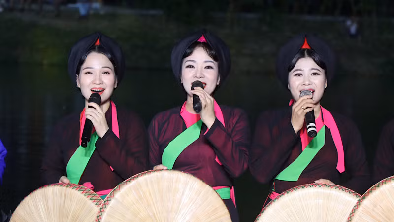 Các nghệ sĩ góp phần lan tỏa những làn điệu dân ca quan họ Bắc Ninh ngọt ngào, sâu lắng. Các nghệ sĩ góp phần lan tỏa những làn điệu dân ca quan họ Bắc Ninh ngọt ngào, sâu lắng.