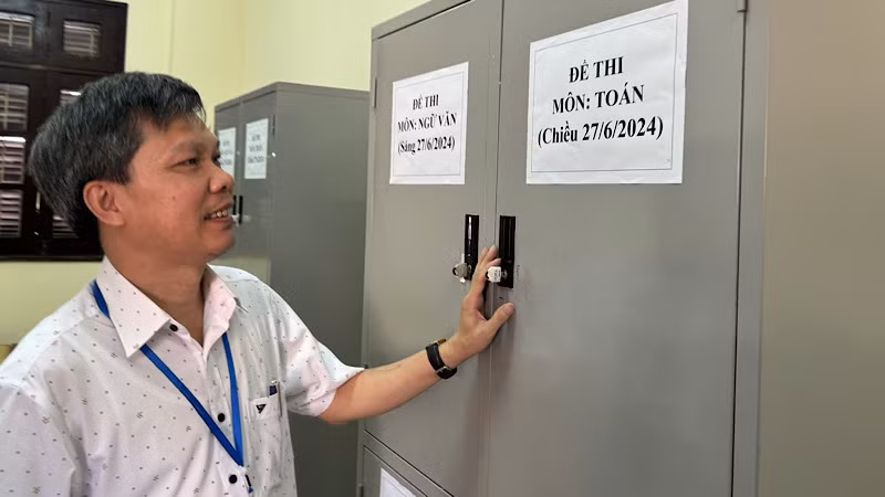 Công tác bảo đảm an toàn cho kỳ thi được chú trọng. Công tác bảo đảm an toàn cho kỳ thi được chú trọng.