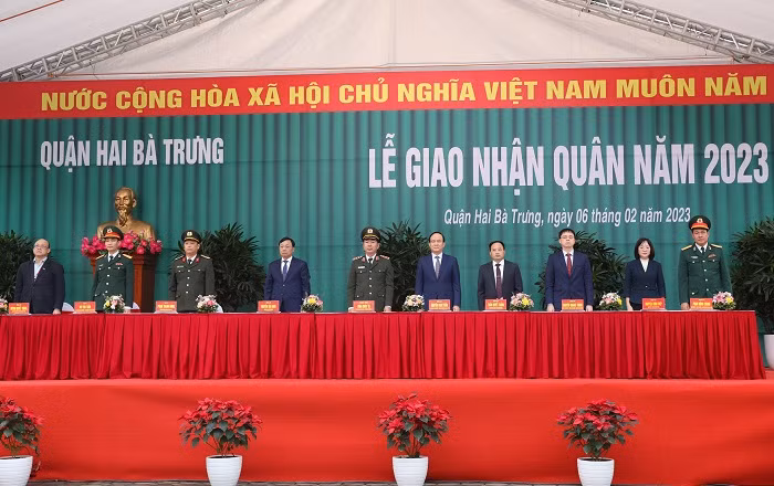 Lễ giao, nhận quân tại quận Hai Bà Trưng