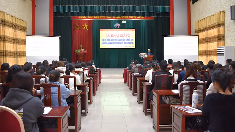 Khai giảng lớp bồi dưỡng nhận thức về Đảng cho đoàn viên, sinh viên ưu tú do Đảng ủy Khối các Cơ quan và Doanh nghiệp tỉnh Bắc Ninh tổ chức,.