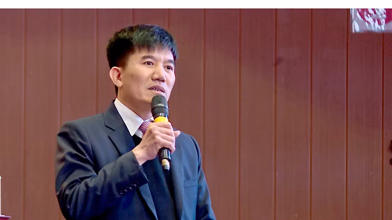 Các đại biểu nêu ý kiến tại buổi đối thoại. Các đại biểu nêu ý kiến tại buổi đối thoại.