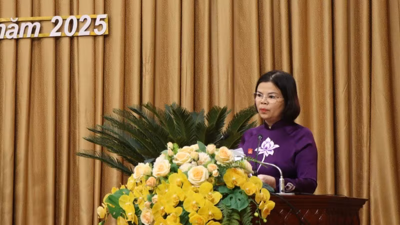 Đồng chí Nguyễn Hương Giang, Phó Bí thư Thường trực Tỉnh ủy, Chủ tịch Hội đồng nhân dân tỉnh Bắc Ninh phát biểu. Đồng chí Nguyễn Hương Giang, Phó Bí thư Thường trực Tỉnh ủy, Chủ tịch Hội đồng nhân dân tỉnh Bắc Ninh phát biểu.