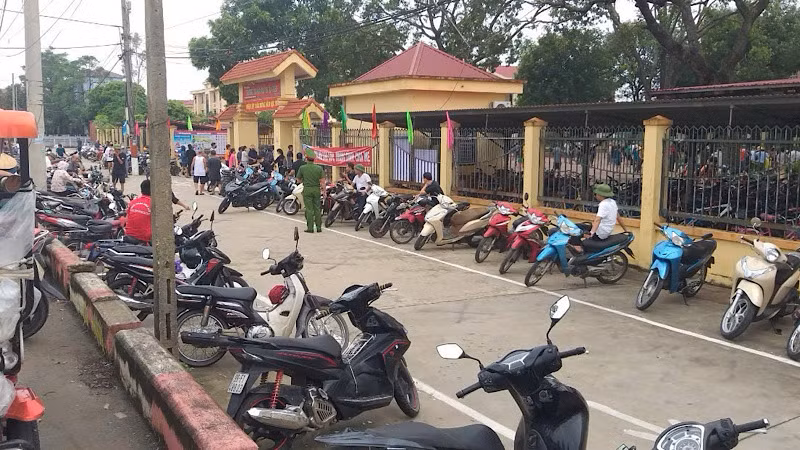 Mô hình "Cổng trường an toàn giao thông được nhà trường và phụ huynh tại Bắc Ninh tích cực hưởng ứng.
