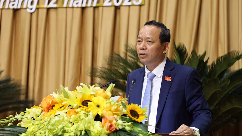 Chủ tịch Hội đồng nhân dân tỉnh Nguyễn Quốc Chung yêu cầu thúc đẩy sự vận hành của bộ máy thông suốt, hiệu quả. Chủ tịch Hội đồng nhân dân tỉnh Nguyễn Quốc Chung yêu cầu thúc đẩy sự vận hành của bộ máy thông suốt, hiệu quả.