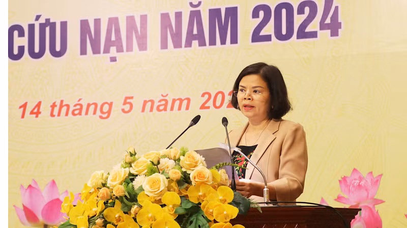 Chủ tịch Ủy ban nhân dân tỉnh Nguyễn Hương Giang phát biểu kết luận hội nghị.