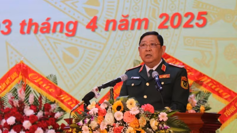Thượng tướng Huỳnh Chiến Thắng, Phó Tổng Tham mưu trưởng Quân đội nhân dân Việt Nam phát biểu chỉ đạo.
