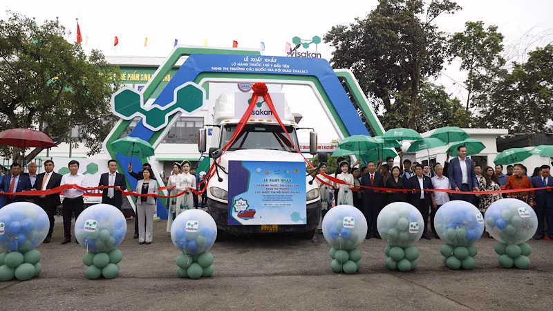 Doanh nghiệp tại Bắc Ninh xuất khẩu lô thuốc thú ý đầu tiên sang thị trường Hồi giáo.