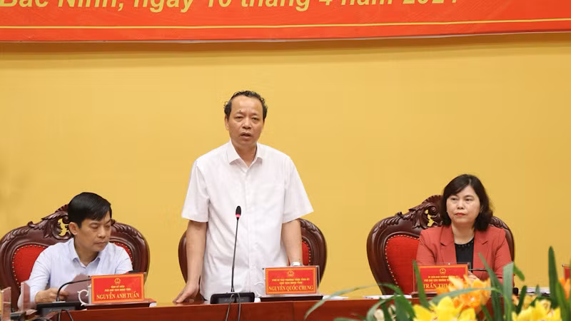 Chủ tịch Hội đồng nhân dân tỉnh Bắc Ninh kết luận tại hội nghị. Chủ tịch Hội đồng nhân dân tỉnh Bắc Ninh kết luận tại hội nghị.