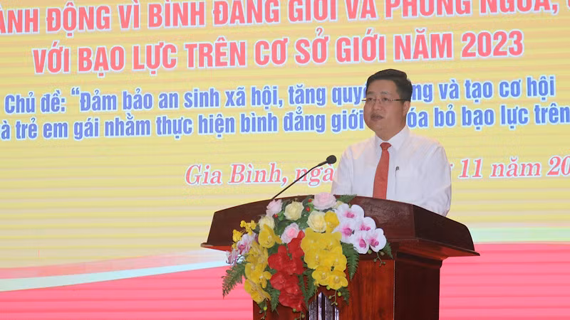 Giám đốc Sở Lao động, Thương binh và Xã hội tỉnh Bắc Ninh phát động Tháng hành động vì bình đẳng giới. Giám đốc Sở Lao động, Thương binh và Xã hội tỉnh Bắc Ninh phát động Tháng hành động vì bình đẳng giới.