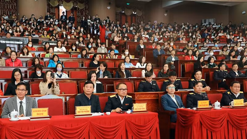 Quang cảnh hội nghị đối thoại.