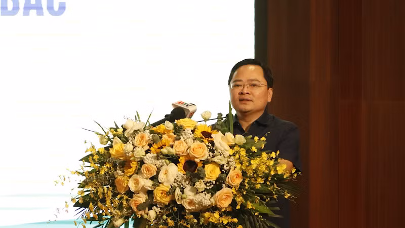 Đồng chí Bí thư Tỉnh ủy Bắc Ninh phát biểu chào mừng hội nghị. Đồng chí Bí thư Tỉnh ủy Bắc Ninh phát biểu chào mừng hội nghị.