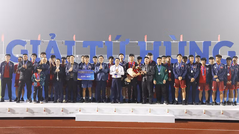 Đội Trẻ PVF giành giải Nhì.