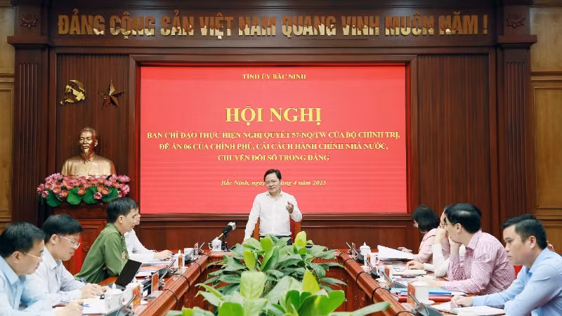 Bí thư Tỉnh ủy Bắc Ninh Nguyễn Anh Tuấn kết luận, chỉ đạo các nhiệm vụ trọng tâm cần thực hiện trong thời gian tới.