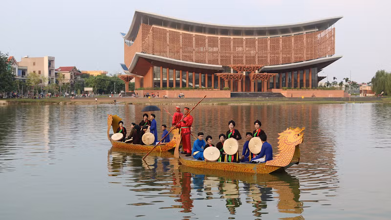 Nhà hát Dân ca quan họ Bắc Ninh - một công trình đầu tư đang phát huy hiệu quả.