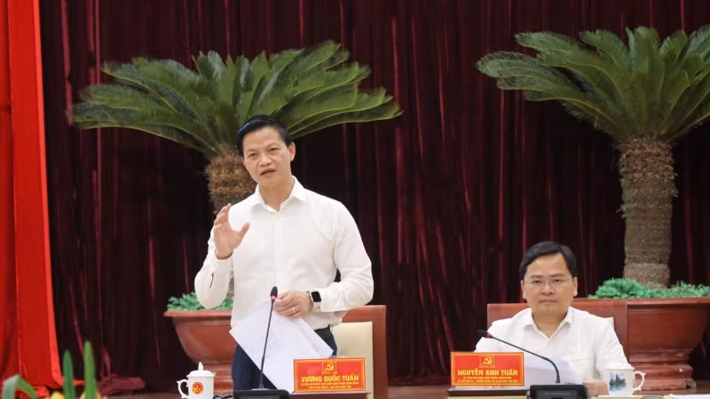 Các đồng chí chủ trì hội nghị. Các đồng chí chủ trì hội nghị.