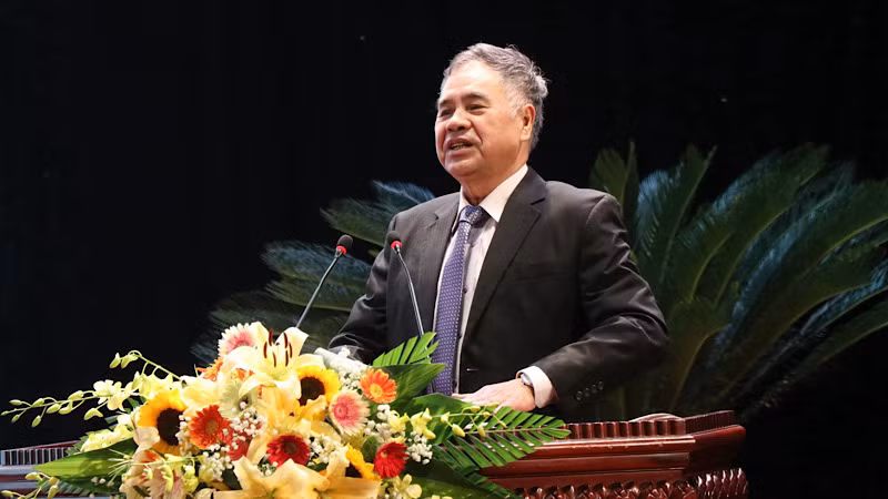PGS.TS Nguyễn Viết Thông trình bày Chuyên đề.
