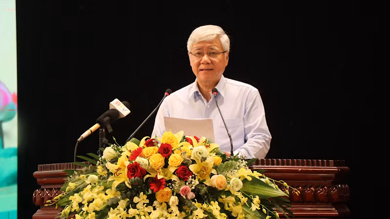 Đồng chí Đỗ Văn Chiến, Ủy viên Bộ Chính trị, Bí thư Trung ương Đảng, Chủ tịch Ủy ban Trung ương Mặt trận Tổ quốc Việt Nam phát biểu chỉ đạo. Đồng chí Đỗ Văn Chiến, Ủy viên Bộ Chính trị, Bí thư Trung ương Đảng, Chủ tịch Ủy ban Trung ương Mặt trận Tổ quốc Việt Nam phát biểu chỉ đạo.