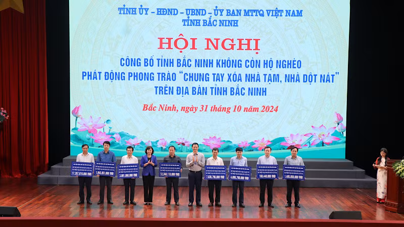 Lãnh đạo tỉnh Bắc Ninh trao biển hỗ trợ các địa phương bị thiệt hại do bão số 3. Lãnh đạo tỉnh Bắc Ninh trao biển hỗ trợ các địa phương bị thiệt hại do bão số 3.