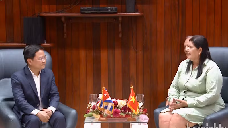 Bí thư Tỉnh ủy Bắc Ninh Nguyễn Anh Tuấn hội đàm với lãnh đạo chủ chốt tỉnh Artemisa.
