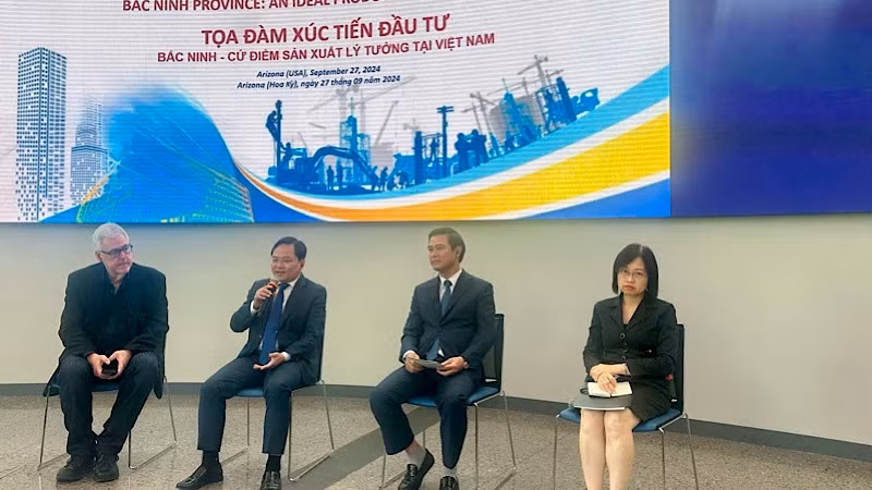 Lãnh đạo tỉnh Bắc Ninh trực tiếp giải đáp các nội dung nhà đầu tư quan tâm tại buổi tọa đàm.
