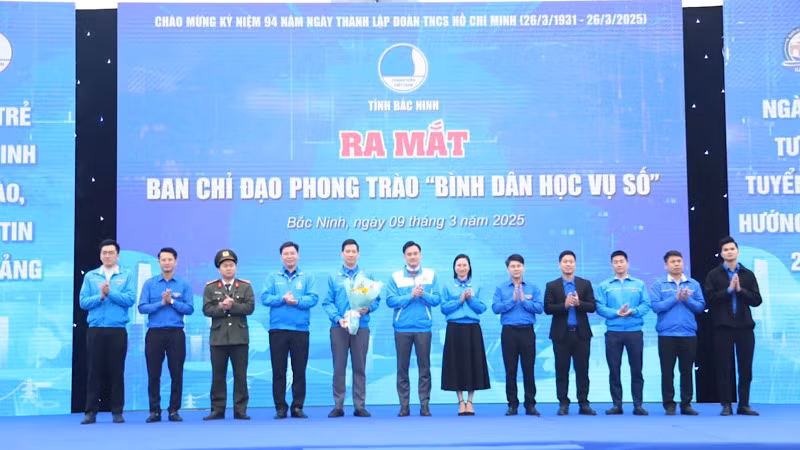 Ra mắt Ban chỉ đạo phong trào "Bình dân học vụ số".