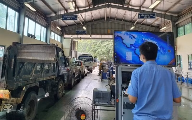 Sớm có giải pháp gỡ ùn tắc cho phương tiện đi kiểm định