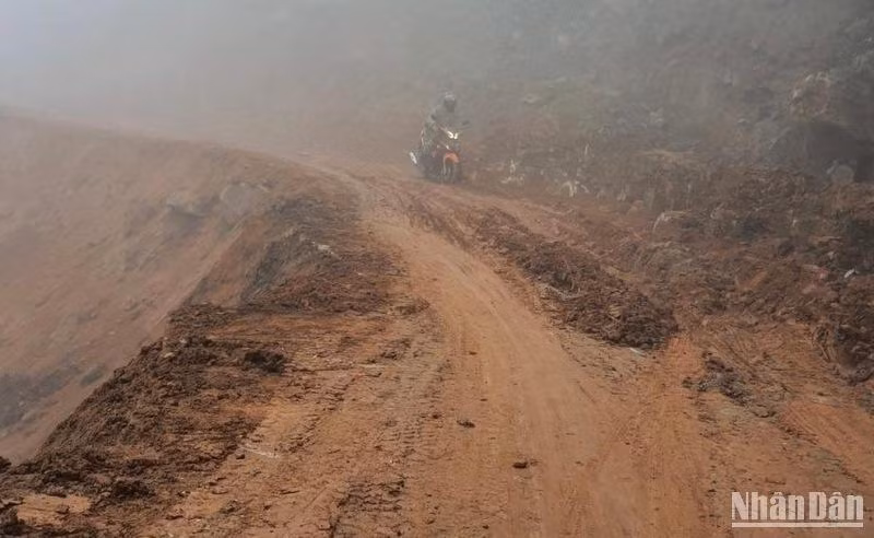 Các điểm sạt lở ta-luy âm trên tuyến đường vào xã Tây Sơn đã được khắc phục.