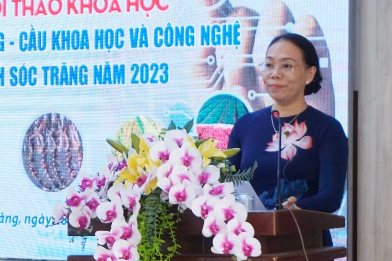 Phó Chủ tịch Ủy ban nhân dân tỉnh Sóc Trăng Huỳnh Thị Diễm Ngọc phát biểu chào mừng Hội nghị.