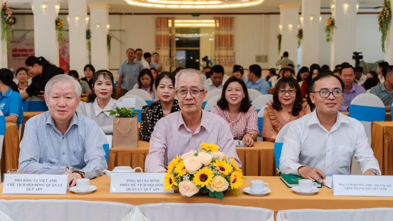 Các đại biểu tham dự khởi động dự án B5. Các đại biểu tham dự khởi động dự án B5.