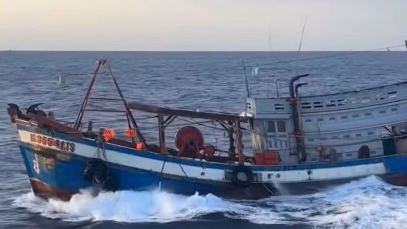 Tàu cá KG 95541 TS vi phạm vùng biển Thái Lan (trích từ video) (Ảnh: Trang Thông tin điện tử Công an tỉnh Kiên Giang)