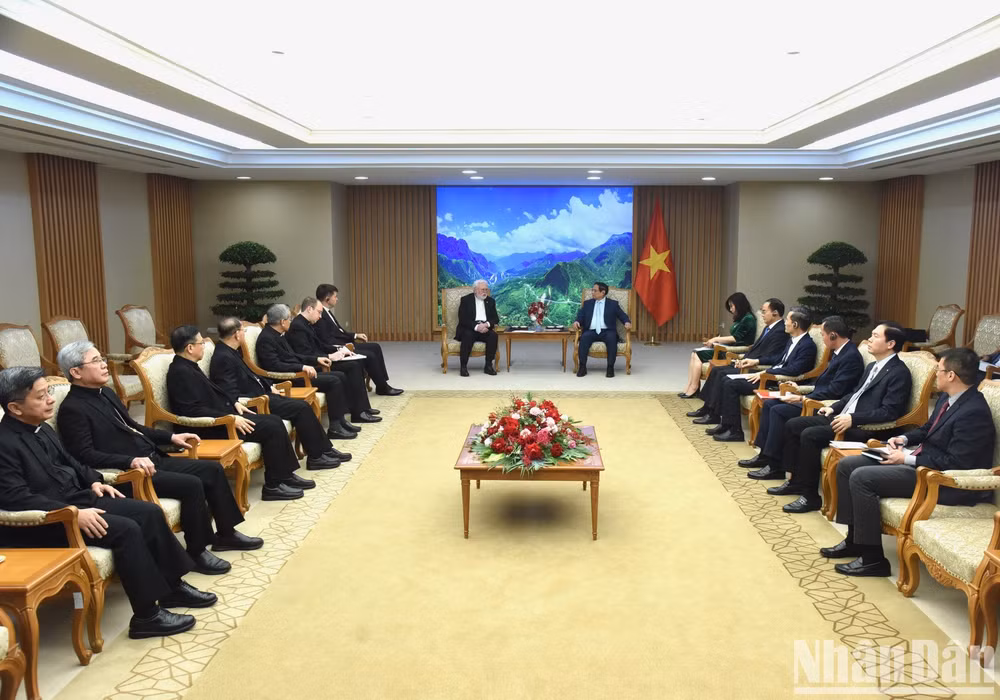 Quang cảnh buổi tiếp. Quang cảnh buổi tiếp.