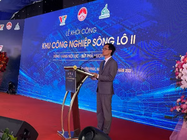 Ông Phạm Trung Kiên, đại diện chủ đầu tư phát biểu ý kiến. Ông Phạm Trung Kiên, đại diện chủ đầu tư phát biểu ý kiến.