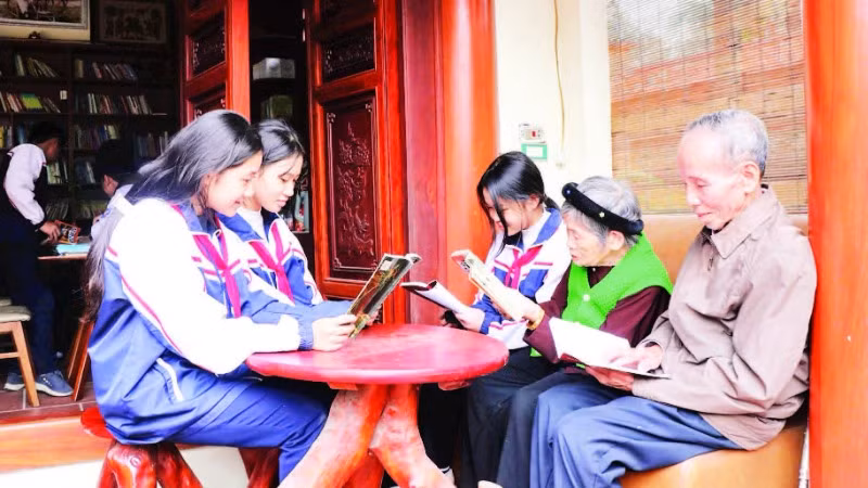 Thư viện làng cò Đông Xuyên là điểm đến yêu thích của người dân địa phương và các em học sinh.